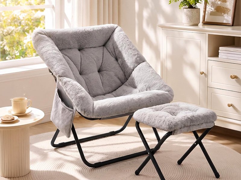 Fauteuil de salon avec repose-pieds