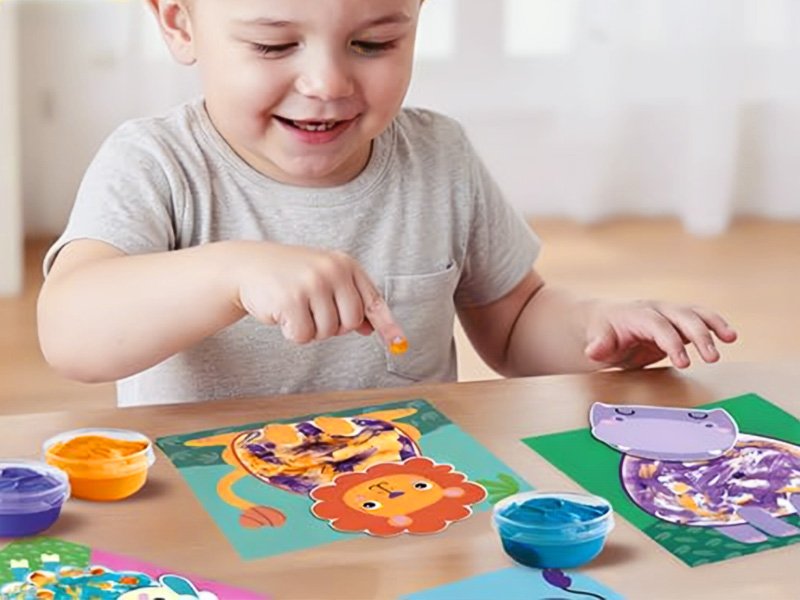 Peinture au doigt et tablier