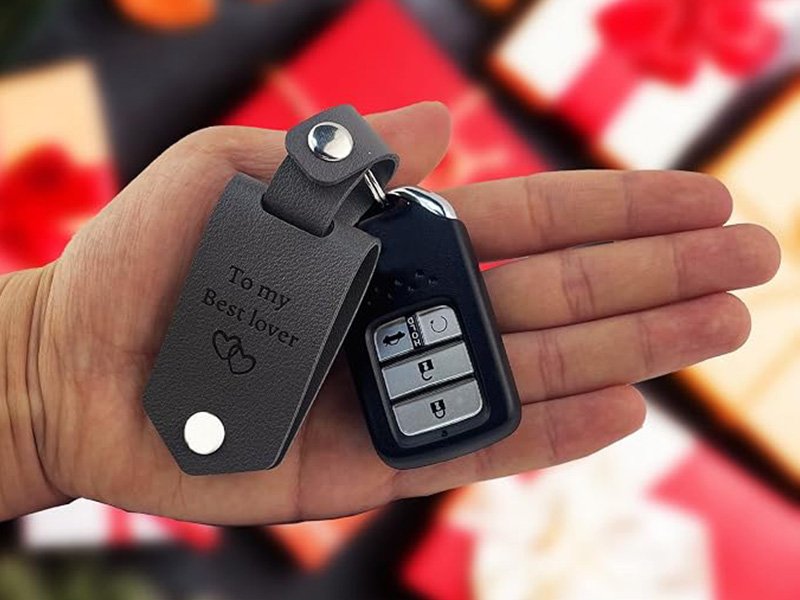 Porte-clés gravé avec la date prévue