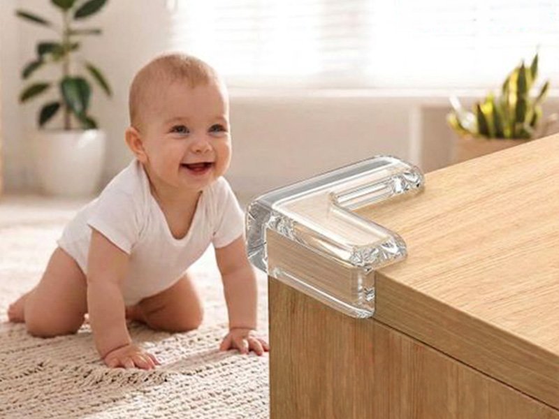Protections de coins de table